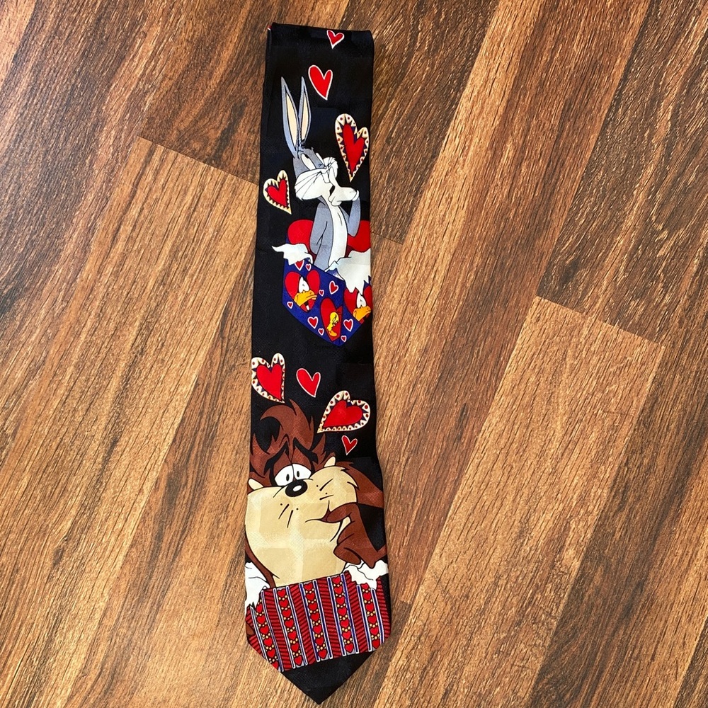 Looney Tunes vintage valentines silk tie EUC